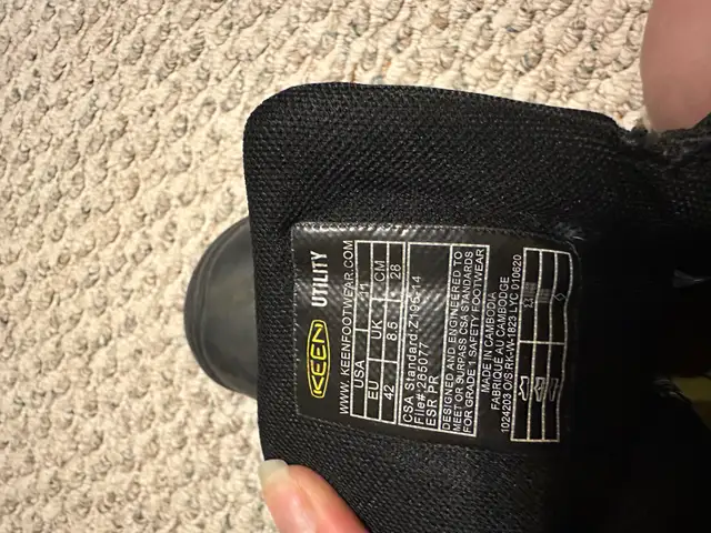 KEEN Utility Boots in Men's Shoes in Medicine Hat - Image 4