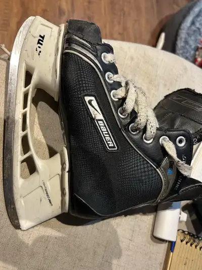 Bauer Nike Supreme Skate size 3, View more