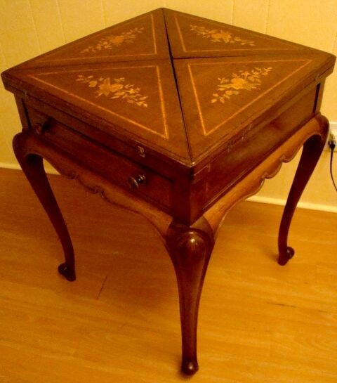 antique belle table a poker pour jouer  de 1850 a 1900 victorien dans Art et objets de collection  à Rimouski / Bas-St-Laurent - Image 3