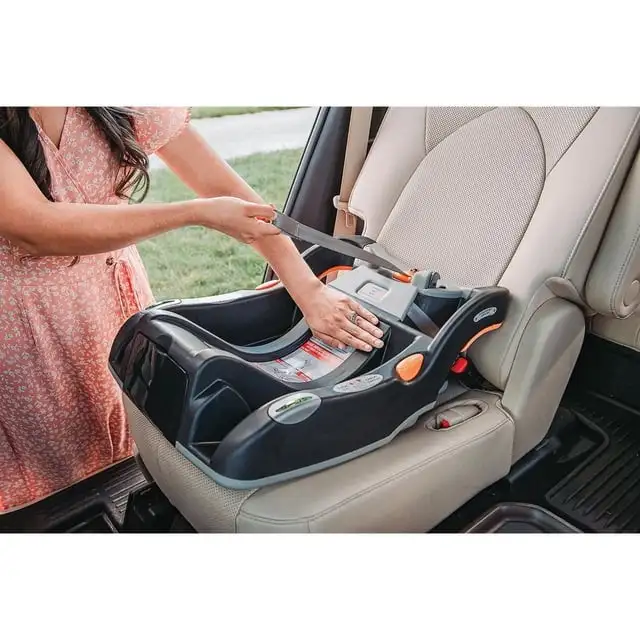 Chicco KeyFit 30 Infant Car Seat in Strollers, Carriers & Car Seats in Edmonton - Image 6