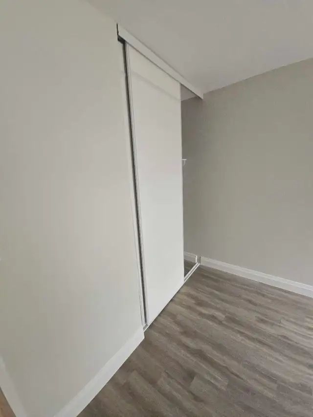 Large Apartment 1 Bedroom – Lease Assignment $200 off/month in Room Rentals & Roommates in City of Toronto - Image 7