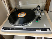 Table tournante Technics SL-220 Belt Drive Turntable