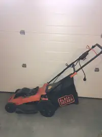 Black and Decker Electric lawnmower