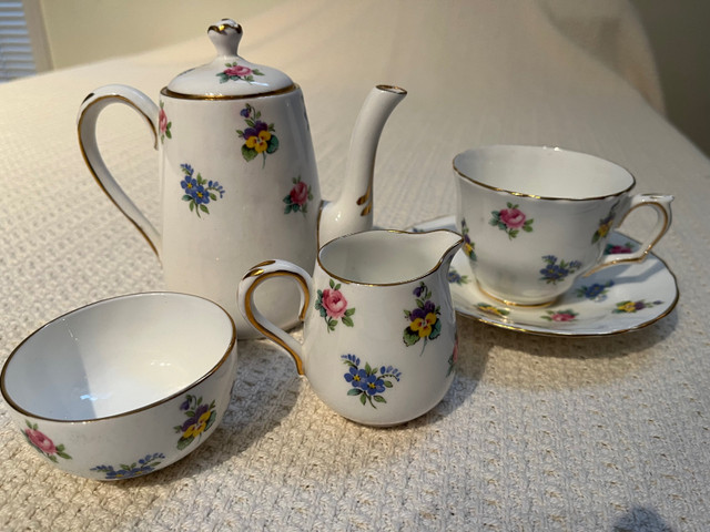 Single Fine Bone China place setting in Kitchen & Dining Wares in Edmonton - Image 2