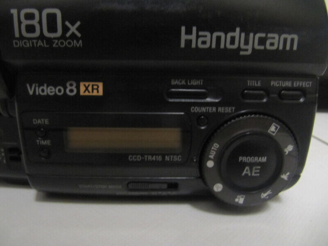 Classic Sony CCD-TR416 Video 8mm XR Camera X Cond Circa 2003 in Arts & Collectibles in Mississauga / Peel Region - Image 4