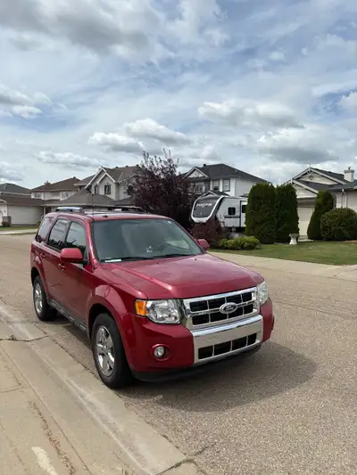 Selling our 2010 Ford Escape Limited AWD has 138,966km on it had it for maybe over 5 years now Has B...