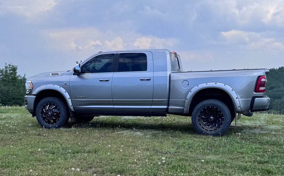 Dodge 3500 2022 photo 2