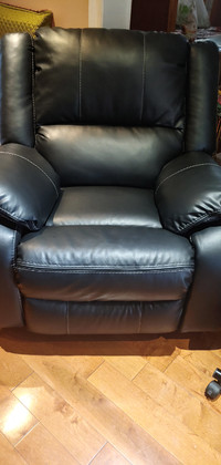 Brand new COUCHES/sofas -ASHLEY/SIGNATURE , BLACK, AIR LEATHER
