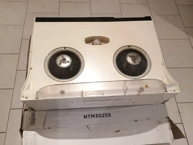 Hood for the Cooking Range - 30 Inches Wide in Stoves, Ovens & Ranges in Markham / York Region - Image 5