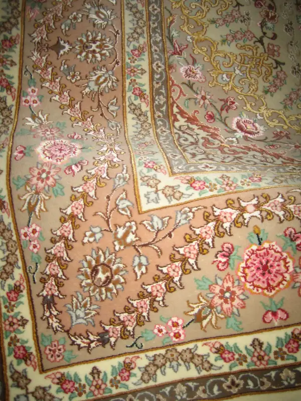 Fine Esfahan-iran Rug 260x140Cm Signed 70 Raj Wool & Silk in Home Décor & Accents in City of Toronto - Image 4