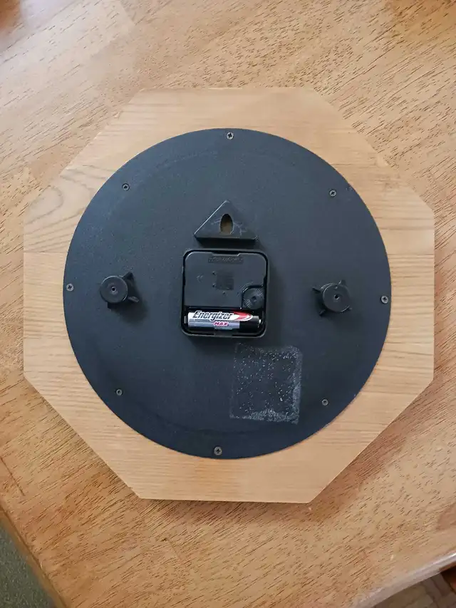Wall Clock in Jewellery & Watches in Ottawa - Image 3