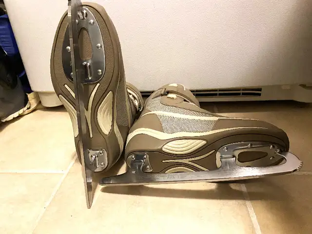 Jackson Softec Figure Skates Womens Size 7Excellent Condition, in Skates & Blades in City of Montréal - Image 8