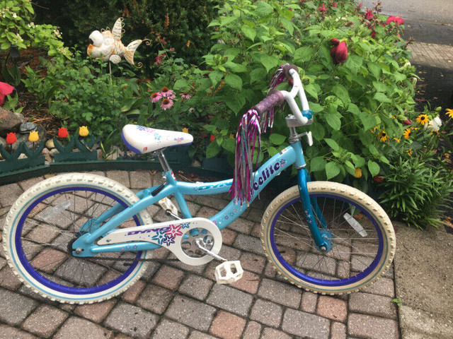 For sale 20" wheel Deno Deelite girls bike in Kids in Markham / York Region