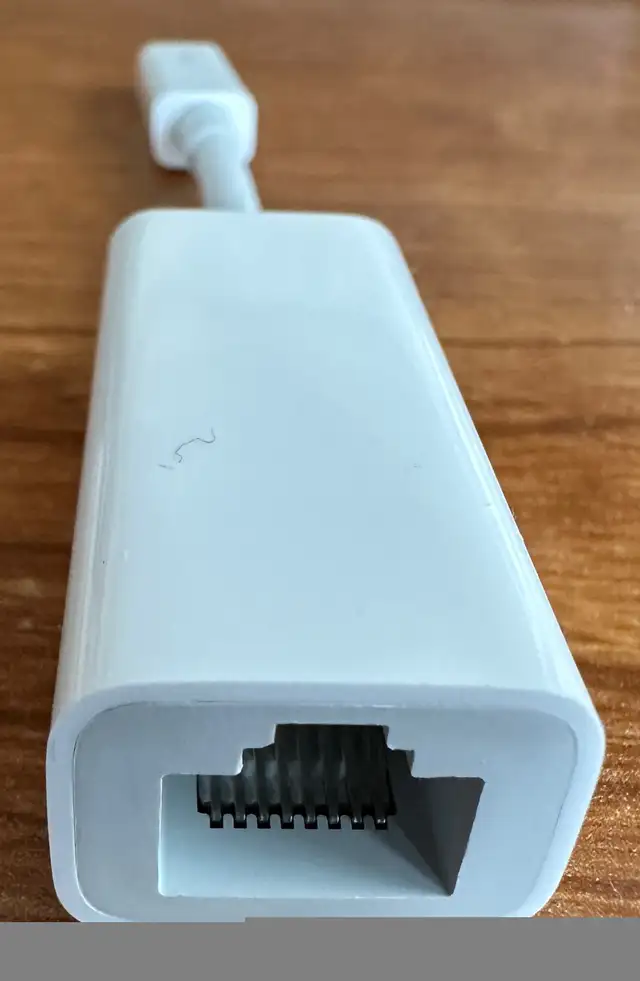Apple Thunderbolt to Gigabit Ethernet Adapter in Cables & Connectors in Mississauga / Peel Region - Image 4
