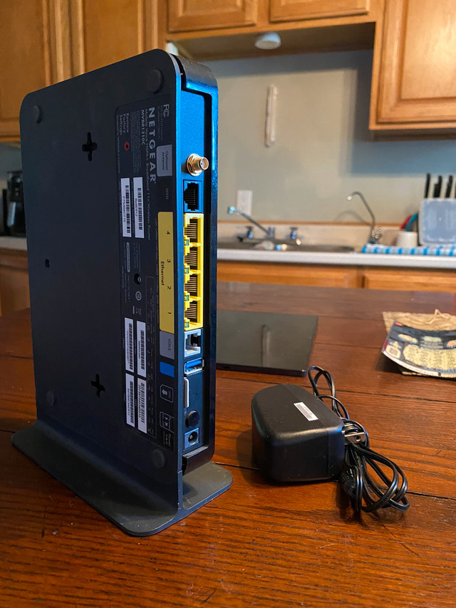 Bell Turbo Hub Netgear MVBR1210C HSPA voice and Data Cell Hub