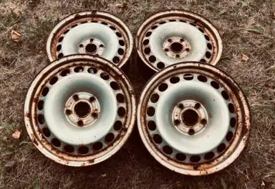 4 - 16" OEM VW steel wheels In fair condition, a little rusty. Bolt pattern; 5 lugs x 112mm. Center...