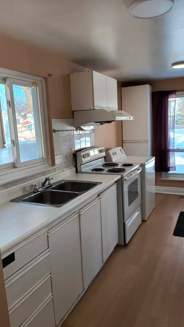 Main floor 3br Bungalow at Sheppard & Neilson, Scarborough