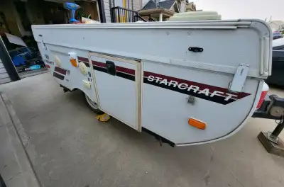 - 1350 lbs dry weight - 8 foot box with pullout double bed and twin bed - Power lift - Heater, 3-way...