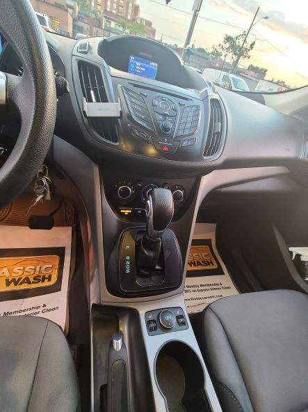 Seling my well maintained 2015 Ford Escape in Cars & Trucks in City of Toronto - Image 3