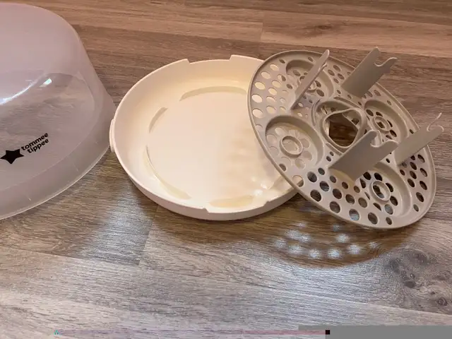 Tommee Tippee Closer to Nature Microwave Steam Sterilizer in Feeding & High Chairs in Hamilton - Image 4