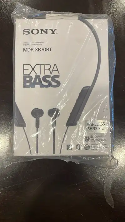 Sony MDR-XB70BT, View more