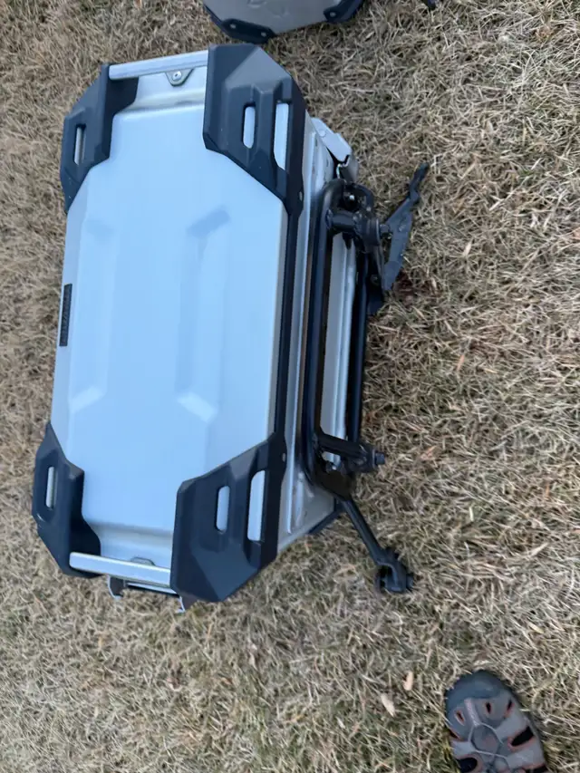 Hard cases/Saddlebags in Motorcycle Parts & Accessories in Edmonton - Image 3