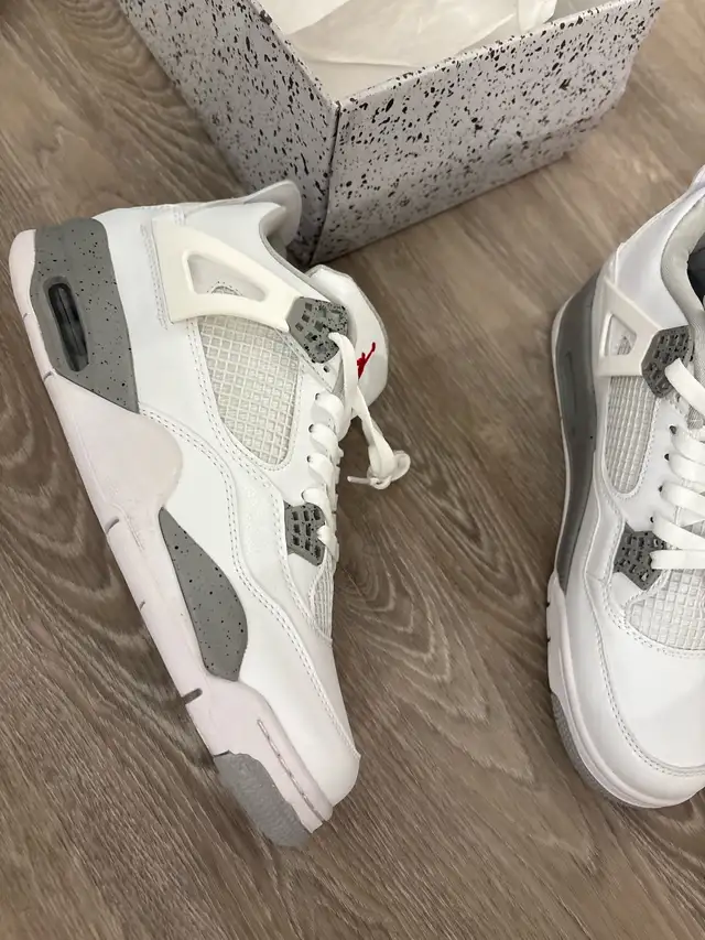 Jordan 4 White oreo  in Men's Shoes in Longueuil / South Shore - Image 4