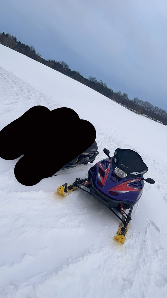 1998 Yamaha Vmax, 600  in Snowmobiles in Oakville / Halton Region - Image 2