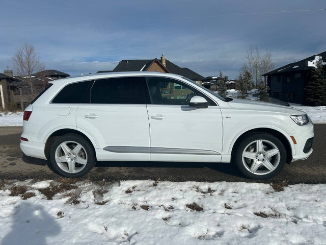 Excellent condition Fully Loaded 2017 Audi Q7 Technik S-Line in Cars & Trucks in Calgary - Image 3