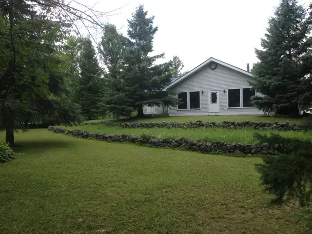 private country 2 bedroom home Coboconk 