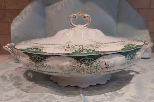 RARE 1890 ALFRED MEACON 12"  TUREEN/LIDDED SERVING DISH in Kitchen & Dining Wares in Markham / York Region