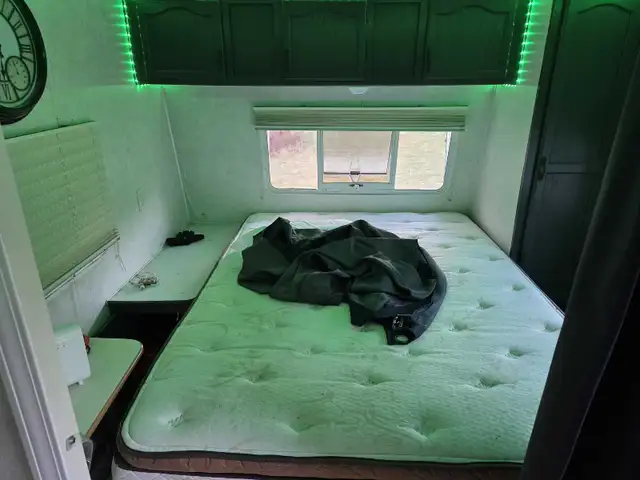 2002 conquest camper in Travel Trailers & Campers in Fredericton - Image 7