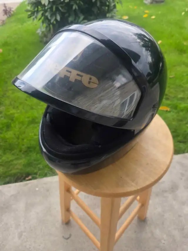 Motorcycle helmet/Casque de moto  Size: Medium (57-58 cm) in Motorcycle Parts & Accessories in Longueuil / South Shore - Image 3