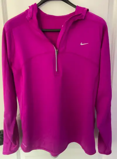 NIKE DRI-FIT HOODIE (L), View more