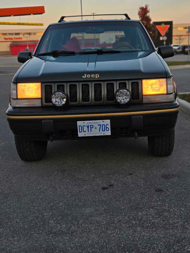 jeep grand cherokee limited in Cars & Trucks in Barrie