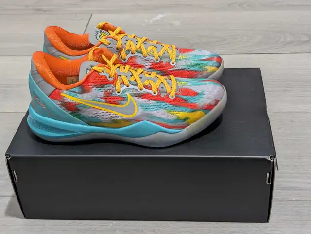 DS Nike "Venice Beach" Kobe 8 Proto - Size 5M in Men's Shoes in Mississauga / Peel Region - Image 2