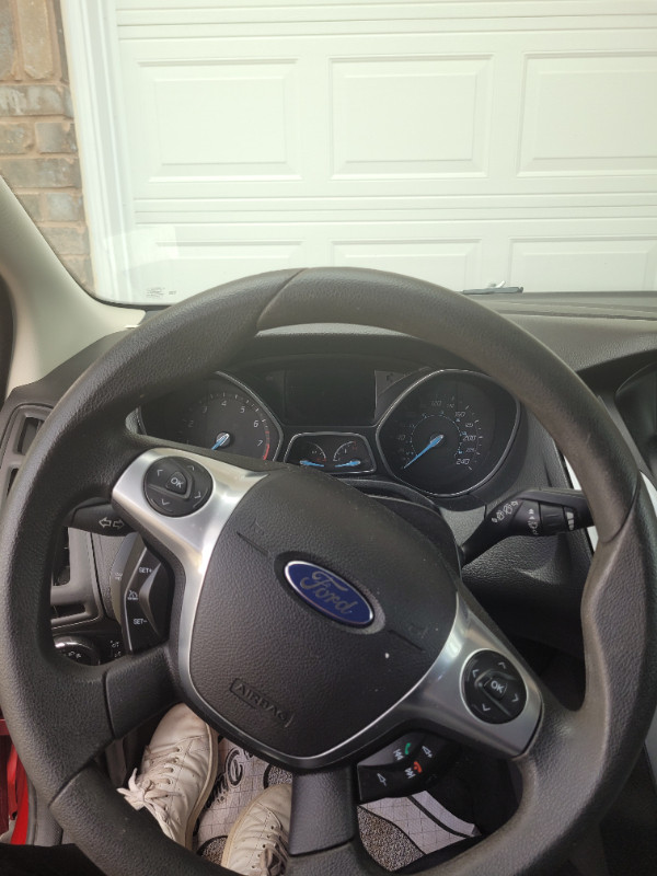 2013 Ford Focus Hatchback For Sale in Cars & Trucks in Barrie - Image 4