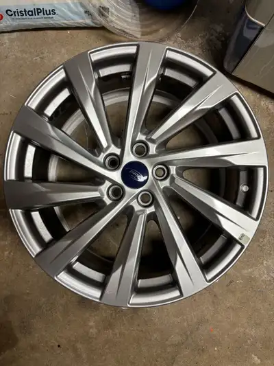 Ford rim from Ford Escape. 19x7.5 ET50 Bolt pattern 5x108
