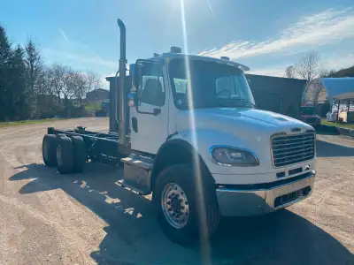 Freightliner M2, 20,000lbs Front Axle, 46000lbs Rear Axles Full Locks, ISM Cummins@370hp, Allison Au...