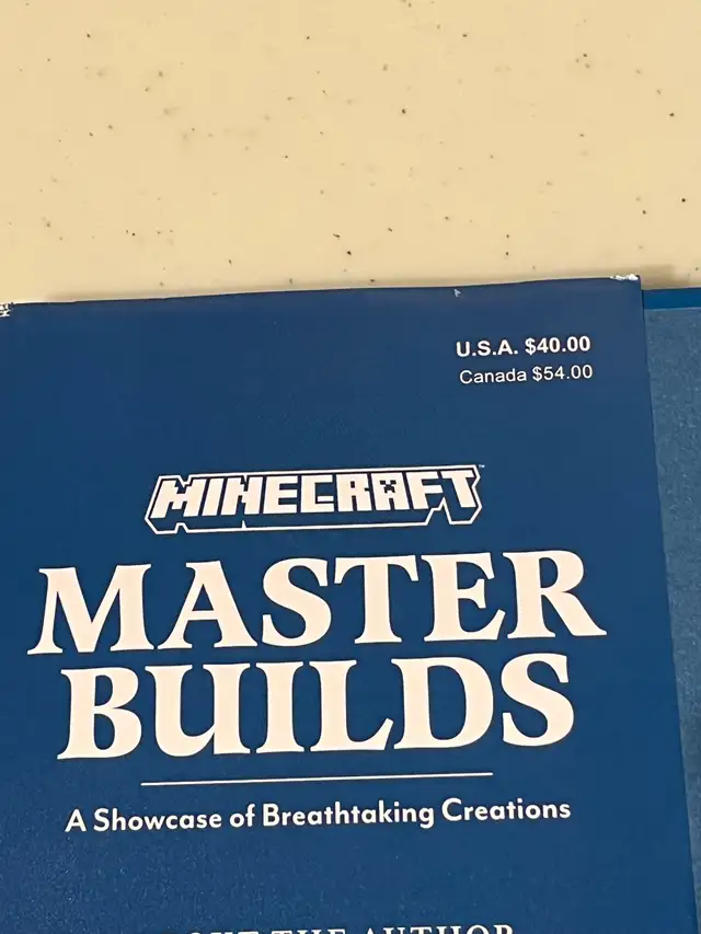 Minecraft Master Builds Hardcover Book in Children & Young Adult in Ottawa - Image 4