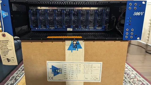 API 500 vpr 10 space rack with Stereo Link Mod. in Pro Audio & Recording Equipment in City of Toronto - Image 2