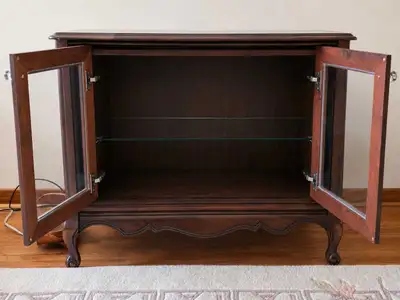 ✨ Beautiful Vintage Wooden Display Cabinet / Curio Cabinet ✨, View more