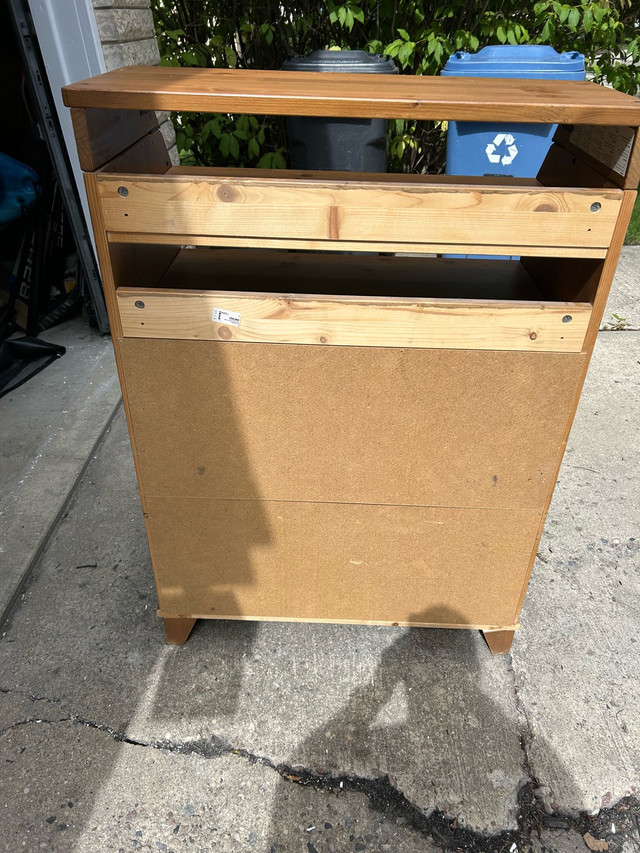 Change table/ dresser in Bathing & Changing in Winnipeg - Image 4