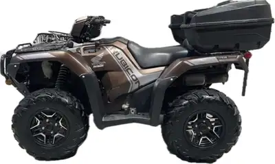 This is a used 2021 Honda Fourman Rubicon 520 Deluxe EPS IRS ATV that's ready for any terrain, offer...