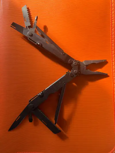 Selling my SOG multi tool, it works great just has a broken file as you can see in one photos. Throw...