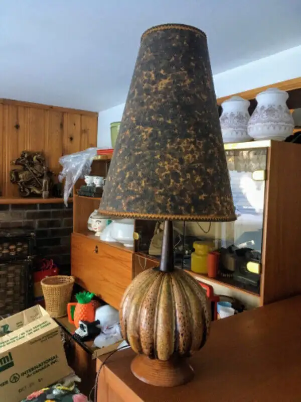 Lampe de Table Vintage Chalvignac Superbe Abat jour D’origine in Indoor Lighting & Fans in City of Montréal - Image 2