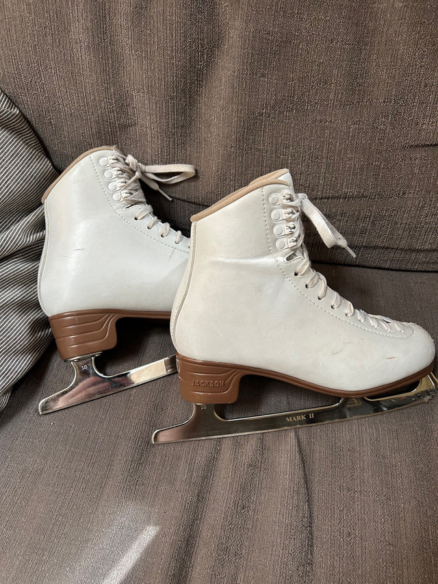  Jackson Mustique figure skates  in Skates & Blades in Hamilton