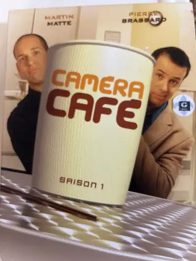 caméra café saison 1 / coffret DVD 15$., View more