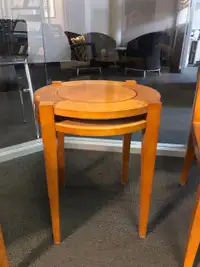 Table de coin en bois