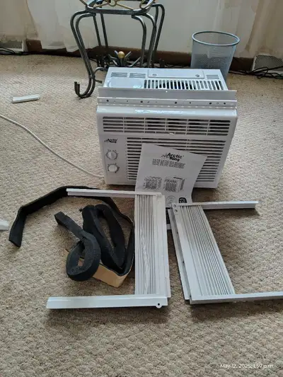 Barely used window Air conditioners.like brand new, perfect condition.comes with everything came whe...